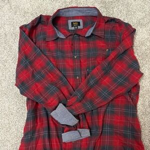 Lee Men's Red and Blue Plaid Button Down Shirt